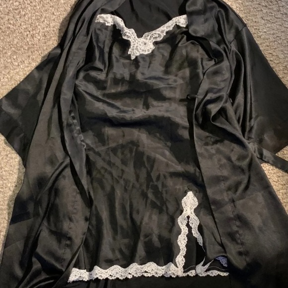 Victoria Secret Nighty Set - Picture 2 of 8